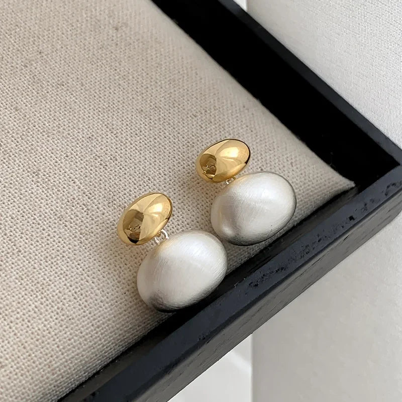 2025 New French Elegant Gold Color Bean Spliced Flat
